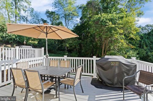 15 Linda Ln, Chester PA 19014-1870 exterior