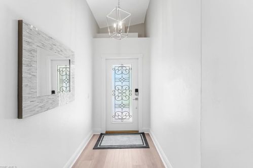 827 102 Ave, Naples FL 34108-3214 exterior