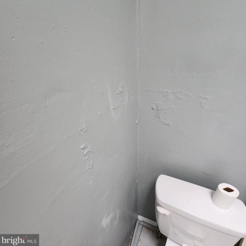 228 Edgewood St, Philadelphia PA 19139-2322 exterior