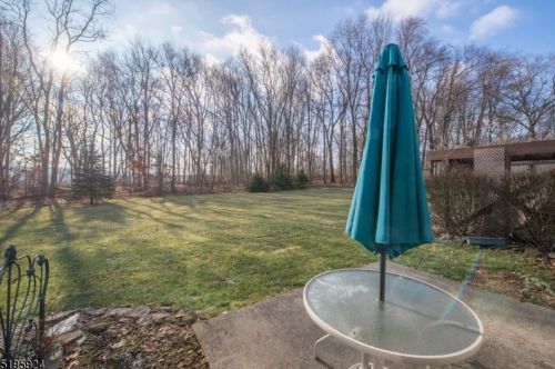 202 Joseph Ln, Dover NJ 07803-3049 exterior