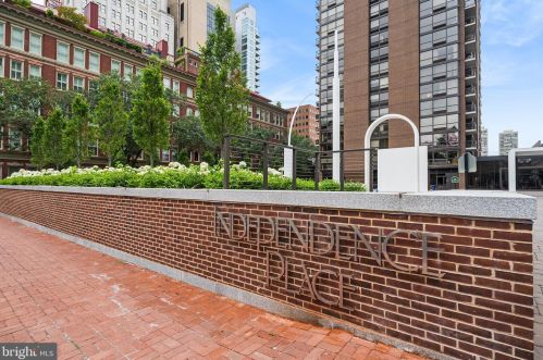 241 6th St, Philadelphia PA  19106-3723 exterior