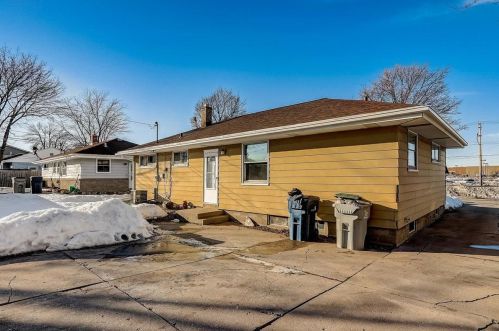 10341 Silver Spring Dr, Milwaukee WI 53209-5149 exterior
