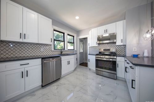 10 21st St, Huntington Station NY  11746-3259 exterior