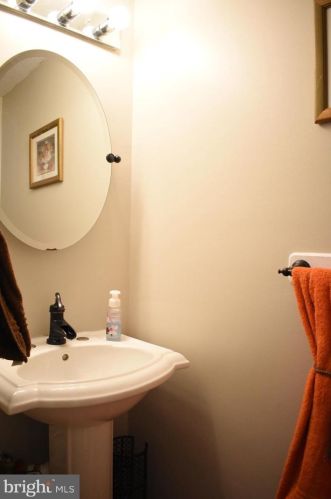 2843 Schubert Dr, Silver Spring MD 20904-6886 exterior