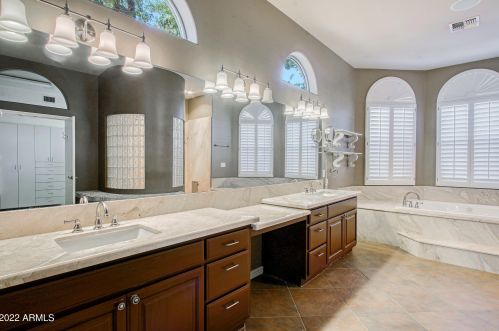 13810 34th St, Phoenix AZ  85032-5305 exterior