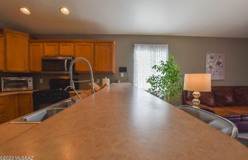 6802 Quailwood Way, Tucson AZ 85757-6923 exterior