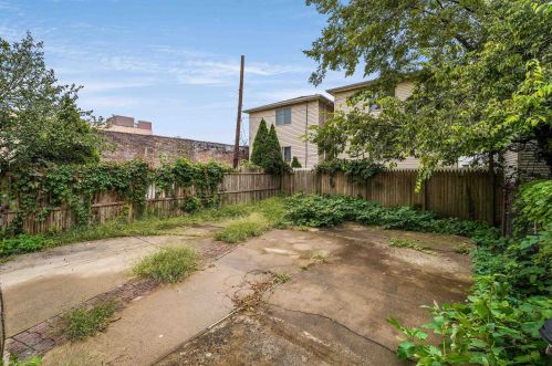 308 Palisade Ave, Union City NJ 07087-5209 exterior