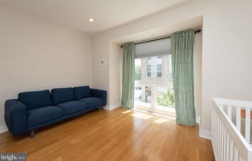 213 Green St, Philadelphia PA exterior