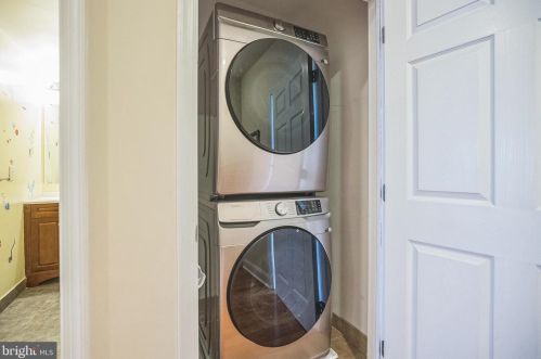 1011 Dorrance St, Philadelphia PA 19146-2650 exterior