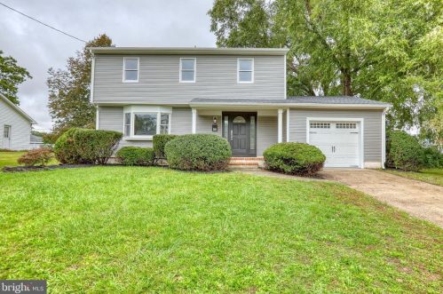 17 Misty Pine Ln, Trenton, NJ 08690-2257