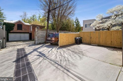 1677 32 St, Washington DC 20007-2931 exterior