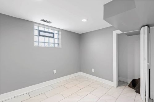 8155 Calumet Ave, Chicago IL 60619-4821 exterior