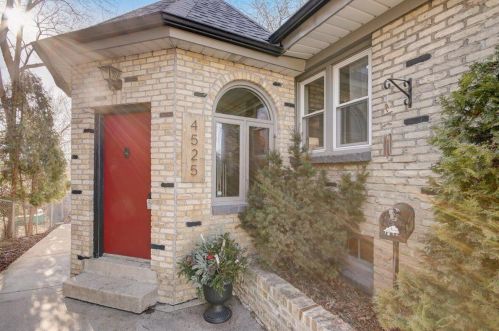 4525 Pine Ave, Milwaukee, WI 53207-5210