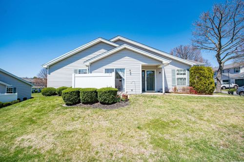 1 See View Pl, Huntington Station, NY 11746-1459