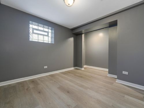 6411 Kedvale Ave, Chicago IL 60629-5108 exterior