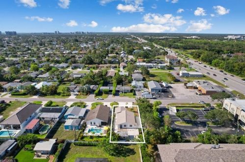 862 95th Ave, Naples FL 34108-2459 exterior