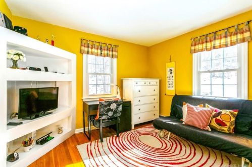 140 Bennetts Farm Rd, Ridgefield CT 06877-1512 exterior