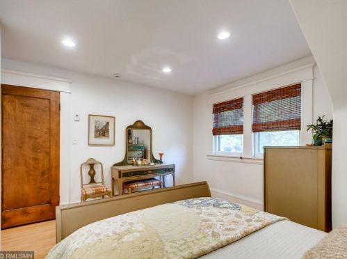 1882 Feronia Ave, Saint Paul MN 55104-3550 exterior