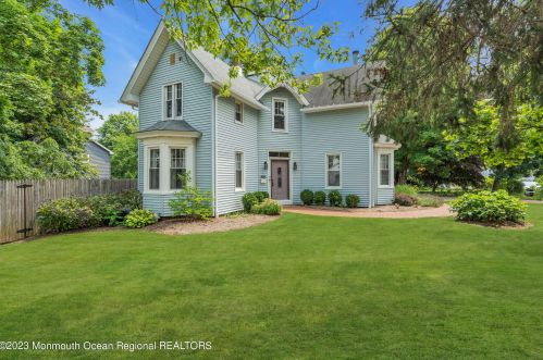 18 Middletown Ave, Atlantic Highlands NJ  07716-2113 exterior