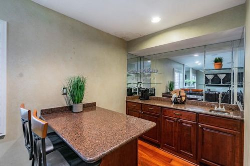 11506 Louvre Pl, Tampa FL 33617-2447 exterior