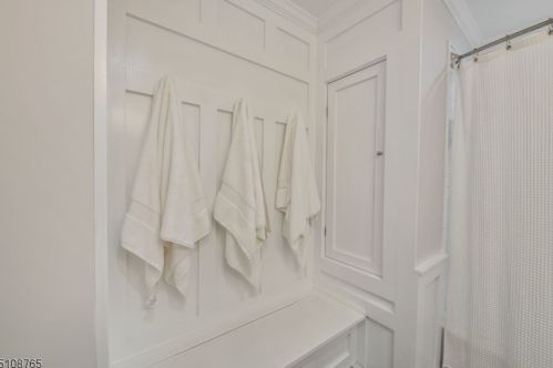 162 Bee Mdw Pkwy, Whippany NJ exterior