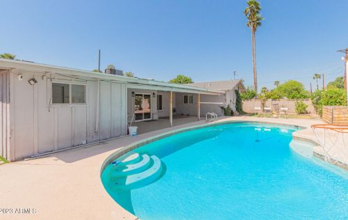 2032 Campbell Ave, Phoenix AZ  85015-4126 exterior