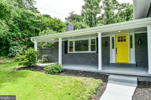 2002 Belle View Blvd, Alexandria VA 22307-1360 exterior