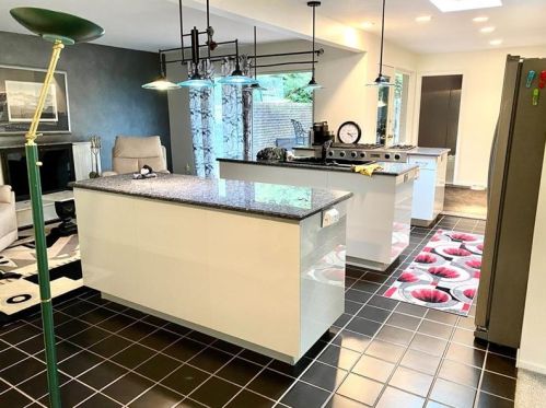 2315 Marbury Rd, Pittsburgh PA 15221-3672 exterior