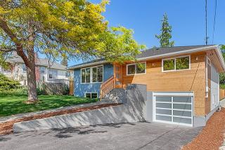 8526 Densmore Ave, Seattle WA  98103-4047 exterior