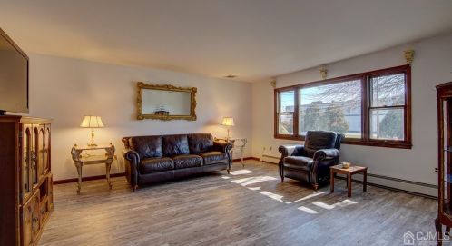 1211 Iris St, New Brunswick, NJ 08902-1710