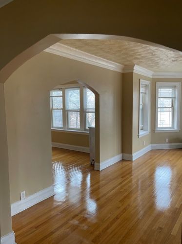 7318 Ridgeland Ave, Chicago, IL 60649-3126