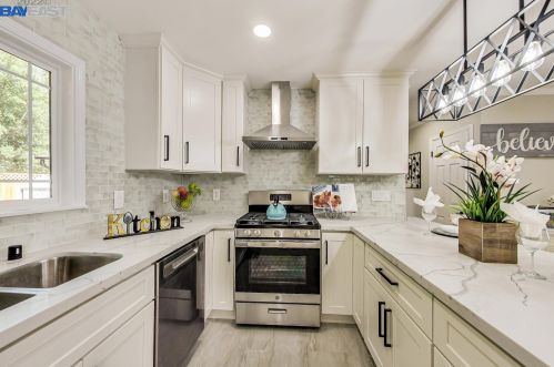 1946 6th St, Concord CA  94519-2216 exterior