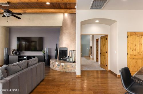 4421 Pontatoc Rd, Tucson AZ 85718-6750 exterior