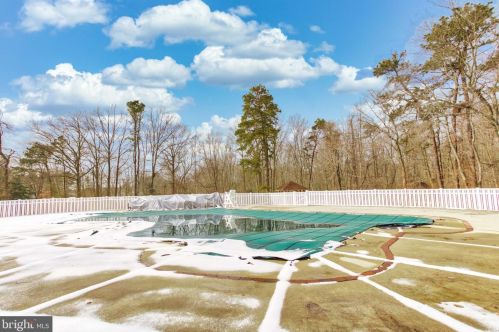 84 Warwick Way, Southampton NJ 08088-1122 exterior