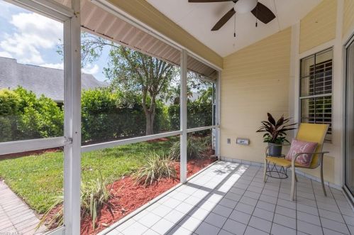 162 Bristol Ln, Naples FL 34112-5513 exterior