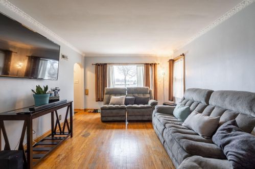 5133 Keefe Ave, Milwaukee, WI 53216-2943