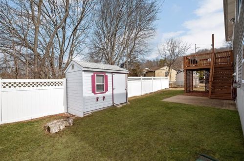 19 Virginia Ave, Woonsocket RI 02895-5630 exterior