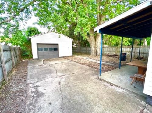 504 Abbey St, Meskegon MI 49442-2108 exterior