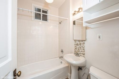 2943 Halsted St, Chicago IL  60657-5149 exterior