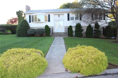 29 Ferncrest Dr, Providence, RI 02919-3503