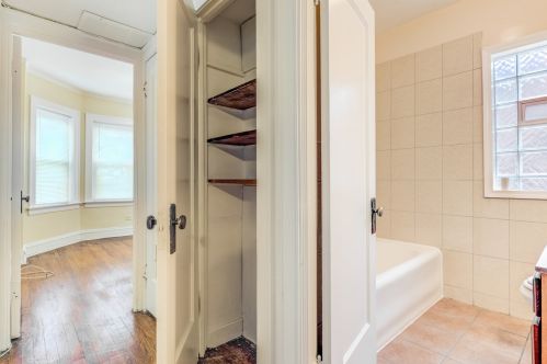 701 87 Pl, Chicago IL 60617-2702 exterior