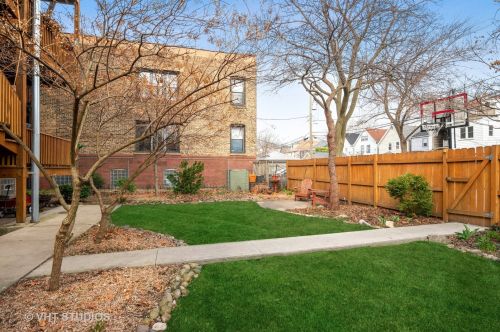 1418 Rosemont Ave, Chicago IL  60660-1320 exterior