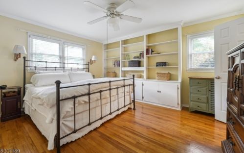 69 Sutton Dr, Berkeley Heights NJ 07922-2513 exterior