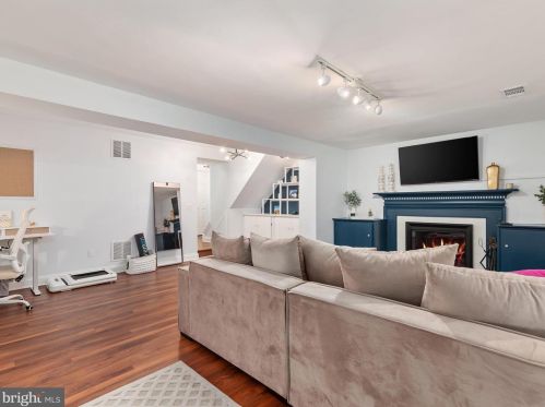 6070 Alexander Ave, Alexandria VA  22310-4382 exterior