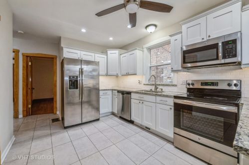 5415 Henderson St, Chicago IL 60657-2015 exterior