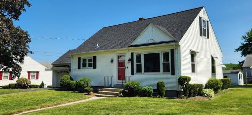 58 Ridge St, Woonsocket, RI 02895-3631