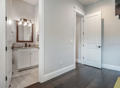 305 Hanna Ave, Tampa FL  33604-6633 exterior