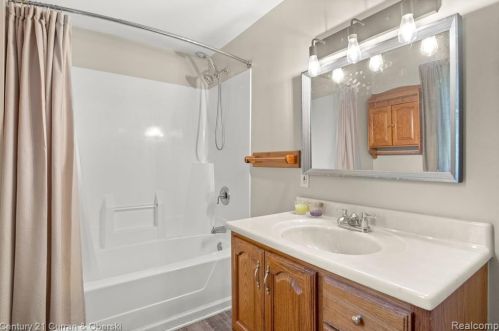 1787 Sashabaw Rd, Brandon MI  48462-9163 exterior