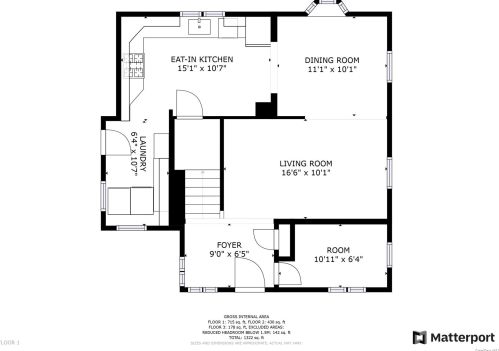 12 Cedarwood Dr, Huntington Station NY 11746-1305 exterior