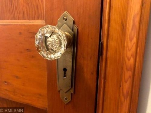 5089 Main St, Maple Plain MN 55359-9430 exterior